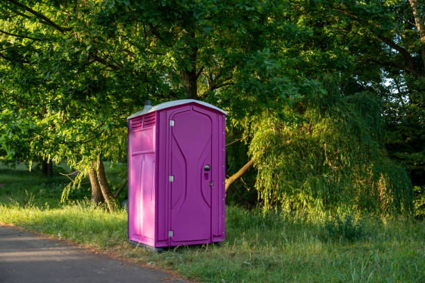 Portable Toilet Options We Offer in Weaver, AL